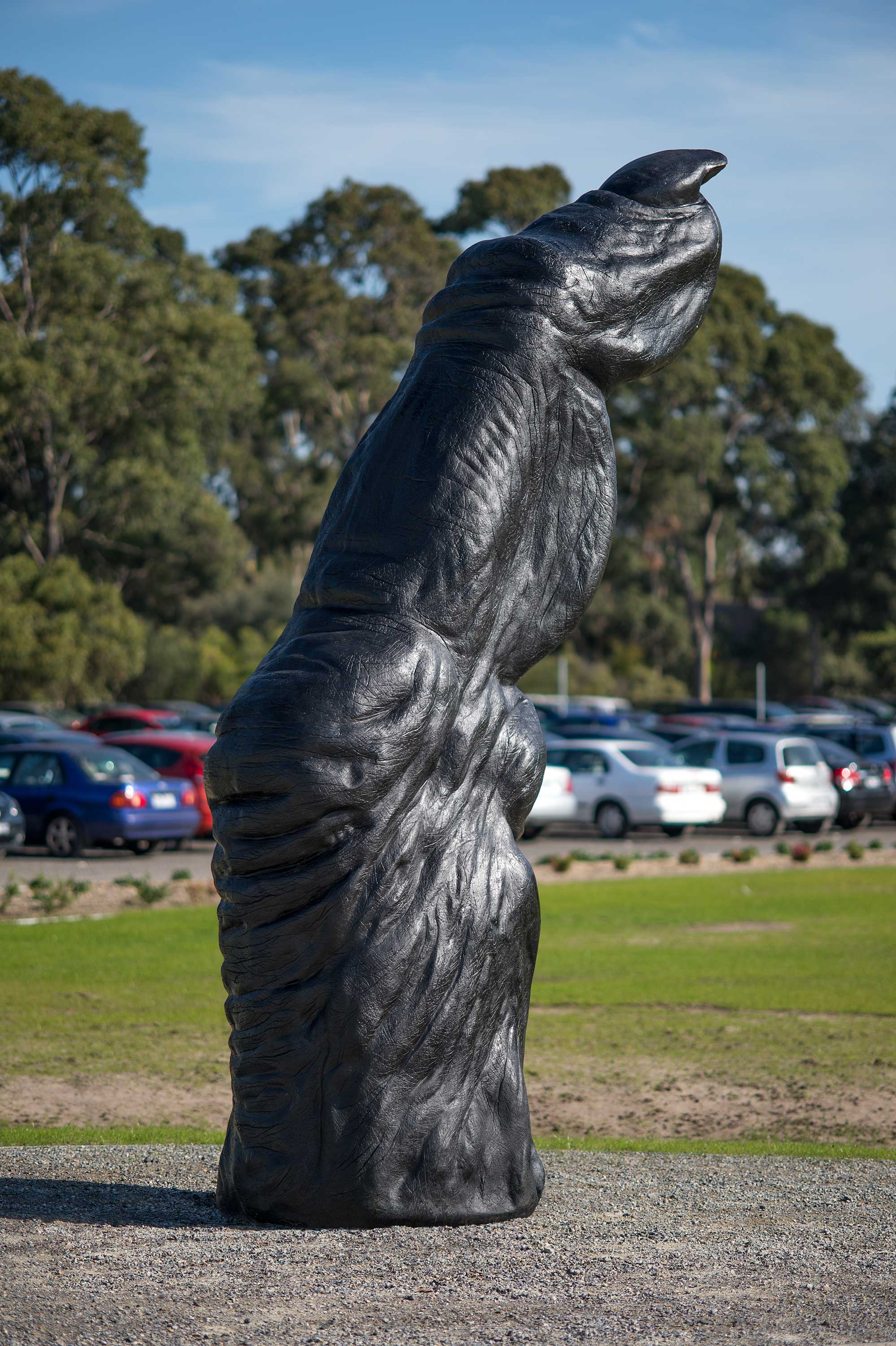 _Pri-Mate-Finger,-Bronze,-4m-x-1m-x1.2m--RMIT-Bundoora-Campus