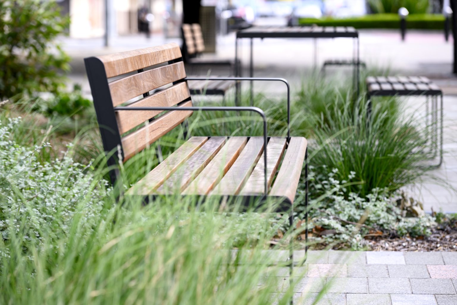 Linea Seat (LIS10) with Eco-certified Spotted Gum hardwood battens, Textura Monument frame.