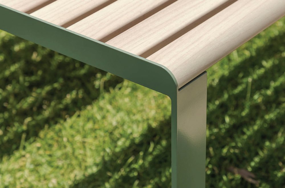 Beautifully crafted yet extremely strong made of stainless steel frames.