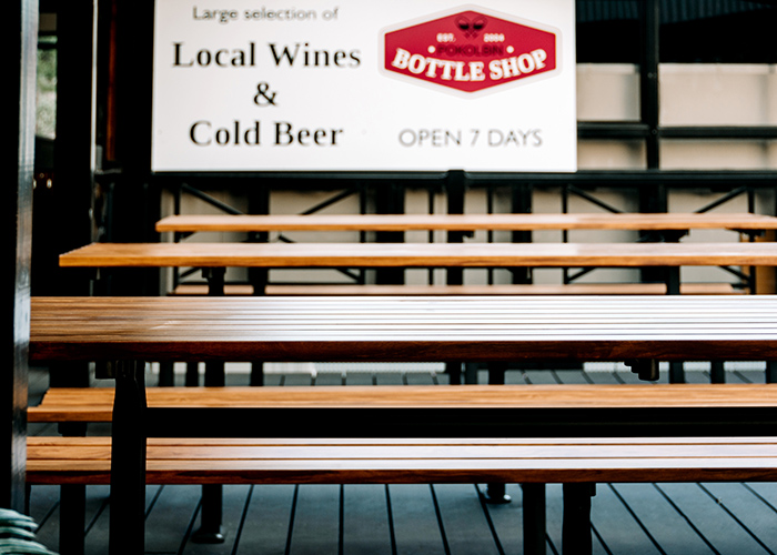 Park DDA Setting, battens in aluminium woodgrain Spotted Gum, frames in Textura Monument.