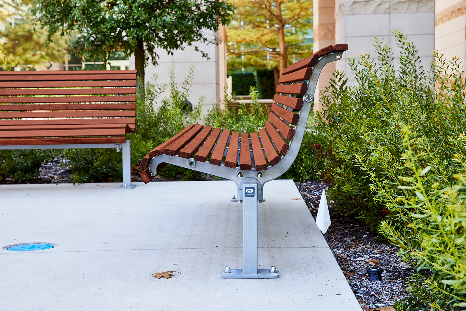 Classic Plaza Seat (CMP1) with eco-certified hardwood battens and Palladium Silver frame.