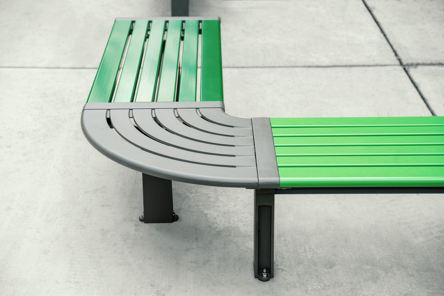 Aria Seating System (CMA4-2B-C90-3B-C90-2B) with Pedestal leg, Shamrock and Viper Green battens, Woodland Grey frames.