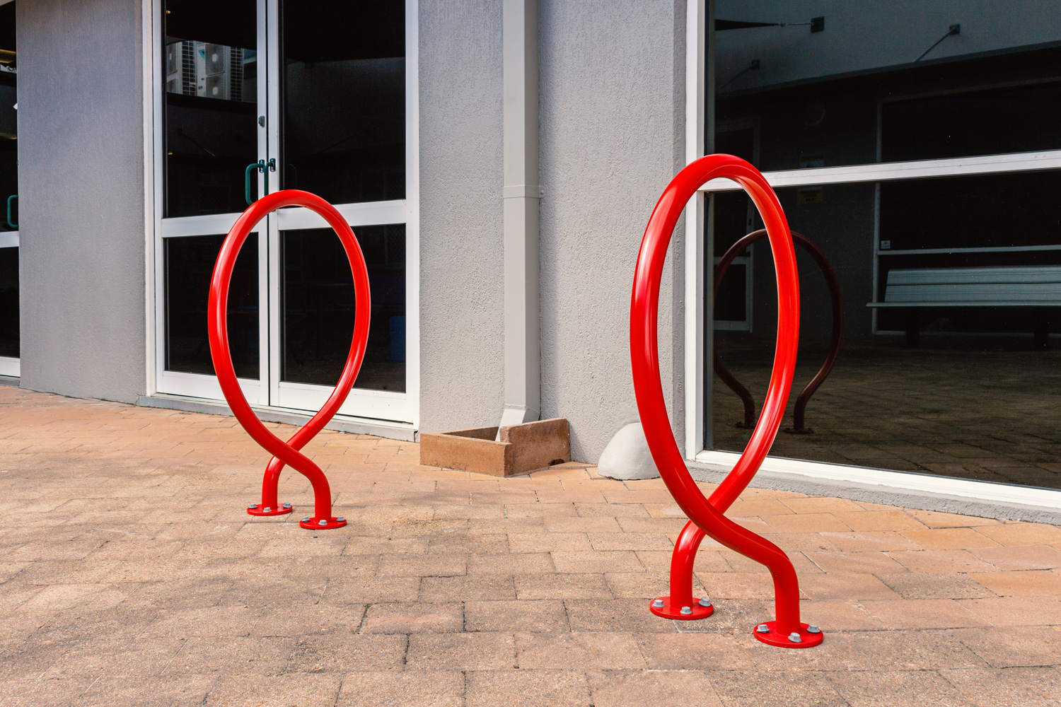 Spiral Hoop (BST04) in Lobster Red.