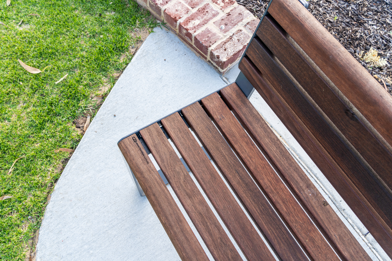 Linea Seat (LIS10, 1500mm) with eco-certified hardwood battens, Ironstone frame.