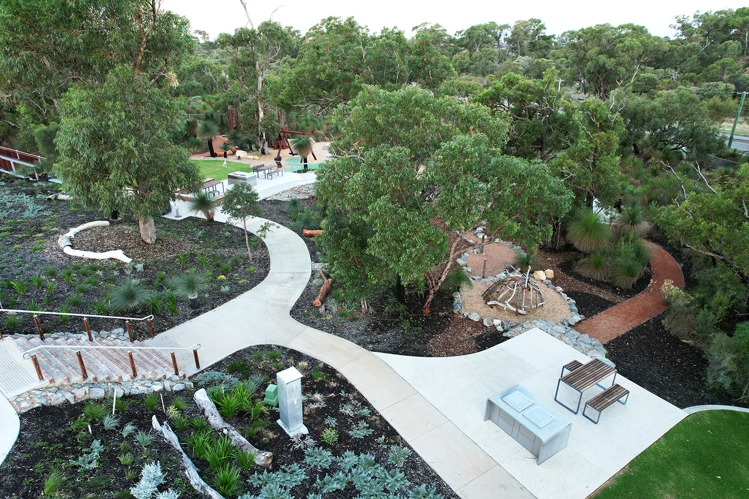 Linea Settings (LIT10-DDA, 1800mm) with benches. Photo: DevelopmentWA.