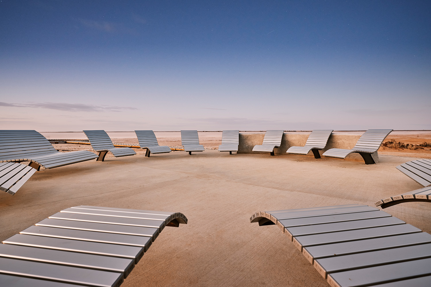 Mall Sun Lounge with anodised aluminium battens and Textura Monument frames.