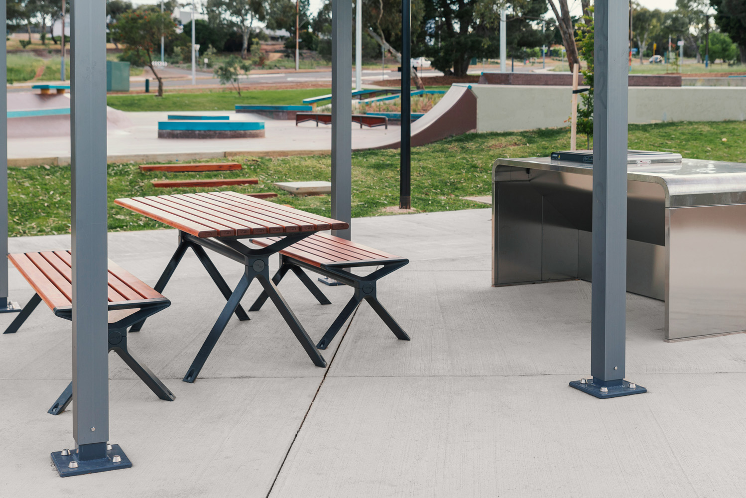 Aria picnic setting (CMA6 and CMA4) with aluminium Spotted Gum battens, Textura Monument frames.
