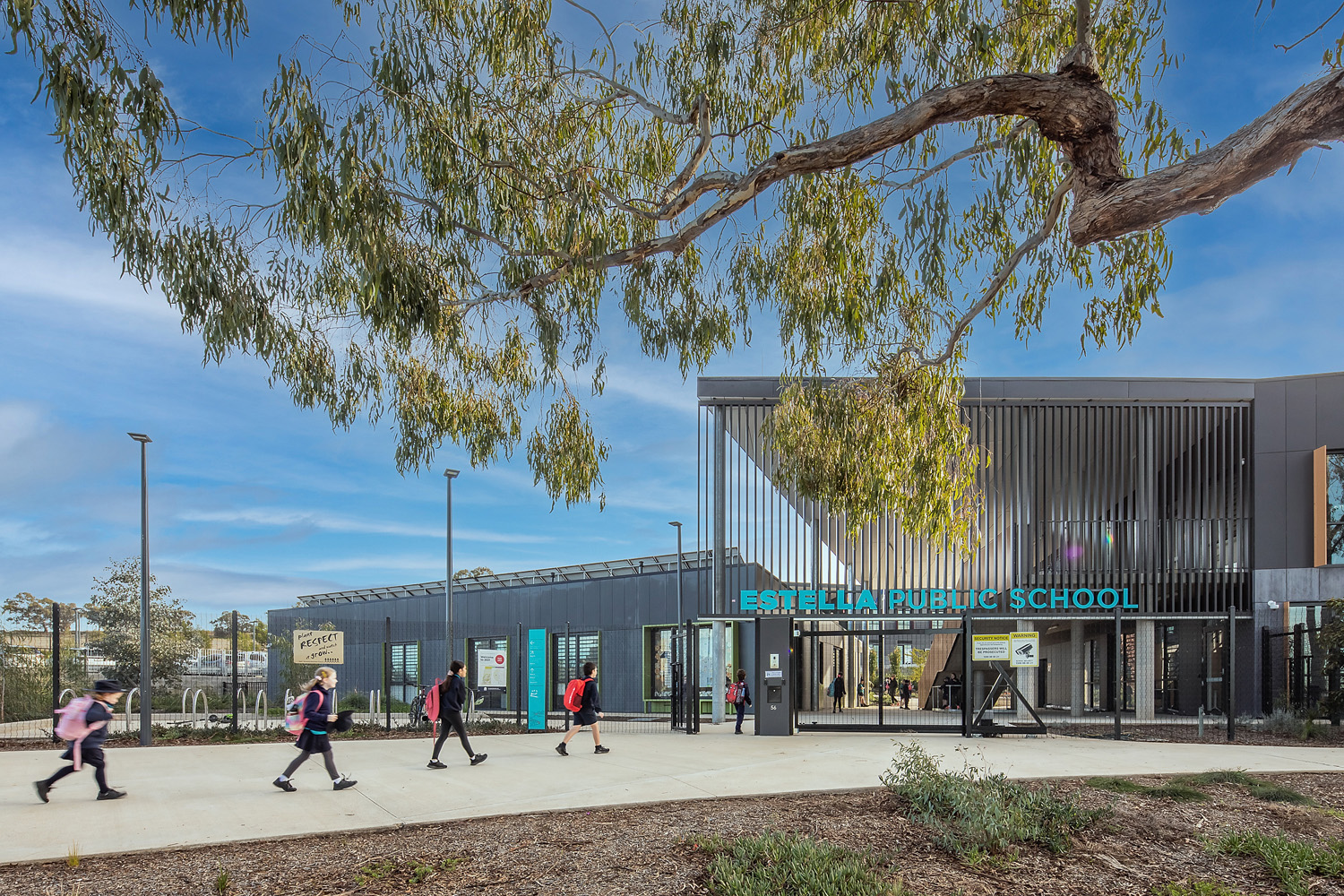 Semi Hoop bicycle parking (BST03). Photo: Taylor Brammer, Phillip Hayson, Photosource.