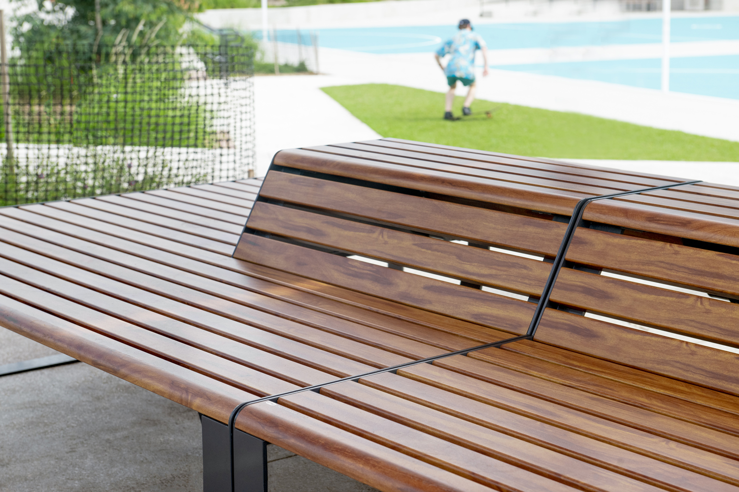Olds-Park_Street-Furniture-Australia_0-26 - Street Furniture Australia Linea Platform (LIP9, 1800mm) with Hill, aluminium woodgrain Spotted Gum battens, Monument frame.