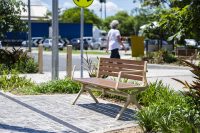 Aria Seat (CMA1, 1800mm) with Splay leg and arm, aluminium Bush Cherry battens, Textura Doe Skin frame.