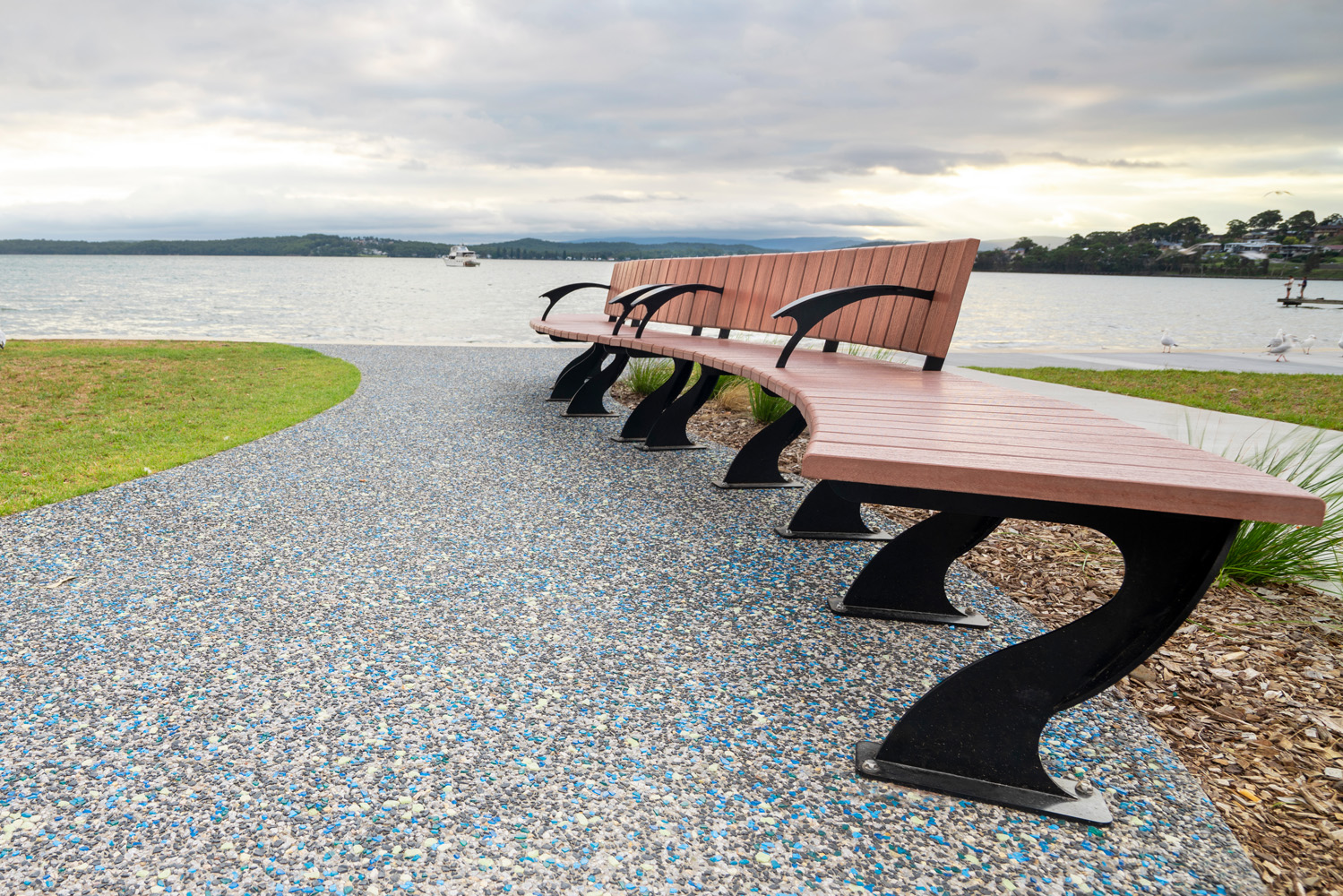 Arc Seat with tailored Modwood battens, frames in Night Sky.