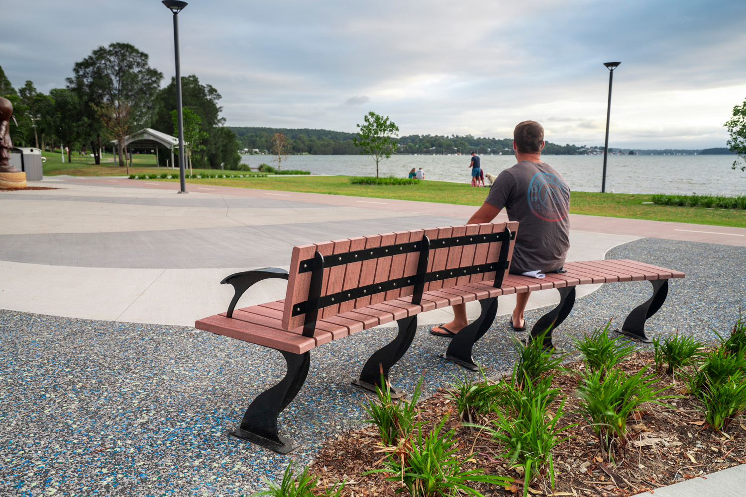 Arc Seat with tailored Modwood battens, frames in Night Sky.